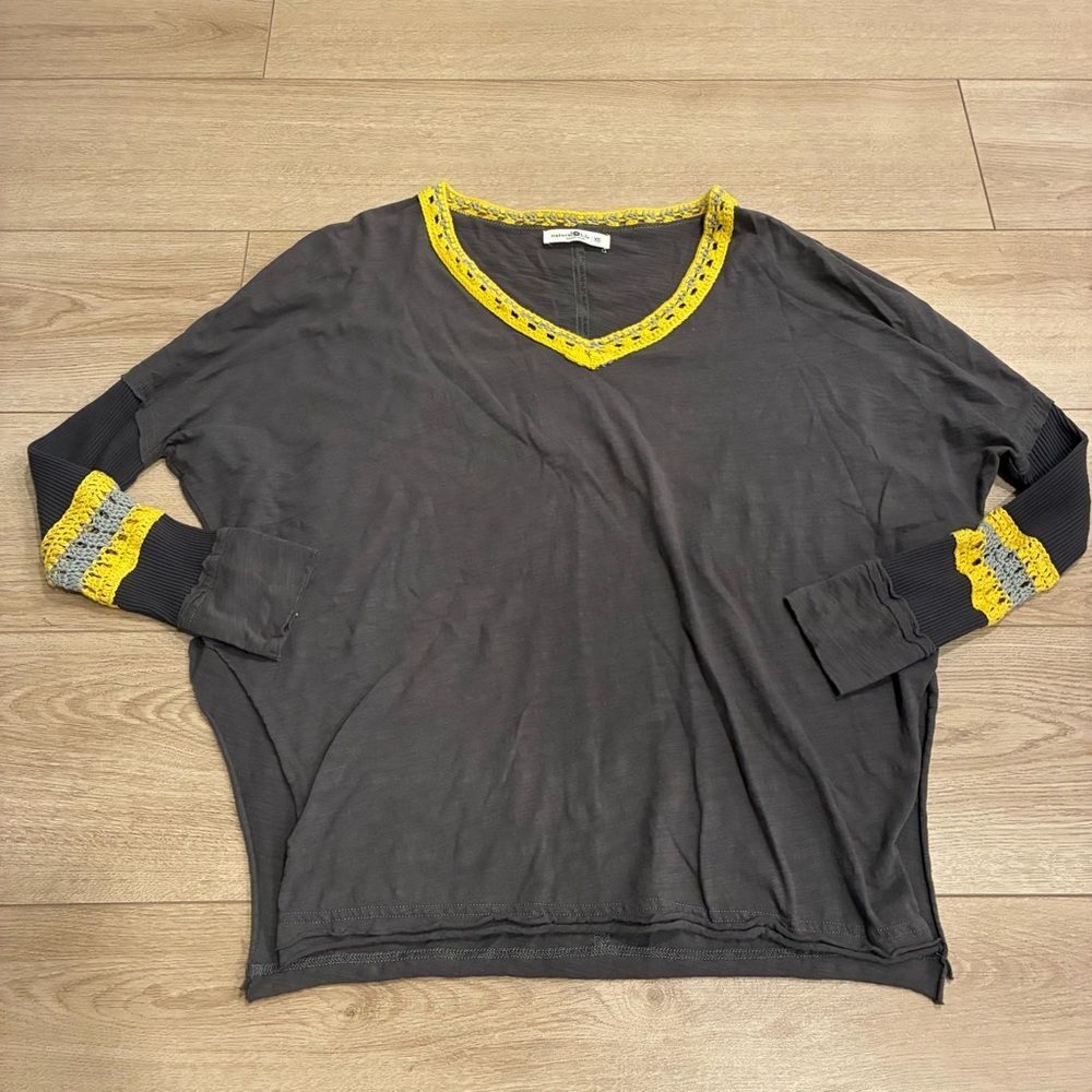 Natural Life Women’s Gray V-neck Crochet Trim Yellow Slit Oversized Top Size XS